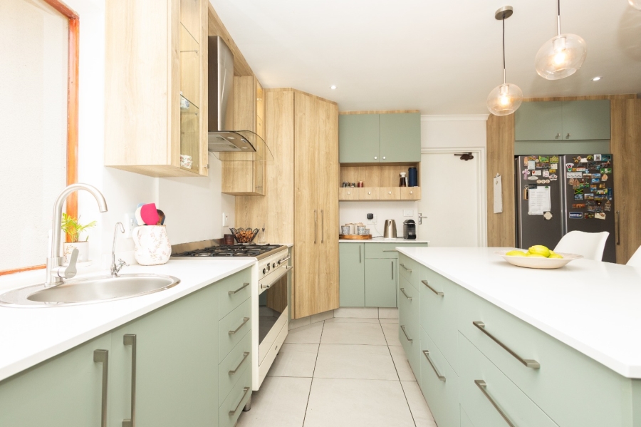 To Let 5 Bedroom Property for Rent in Vierlanden Western Cape